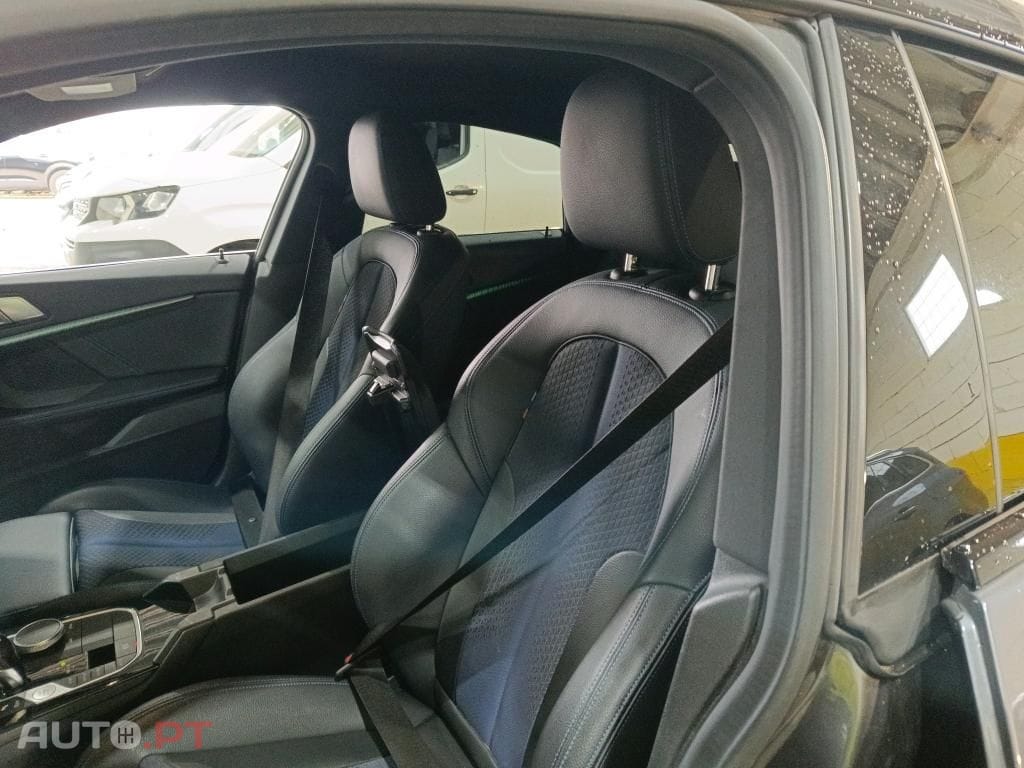 BMW 216 d Pack Desportivo M