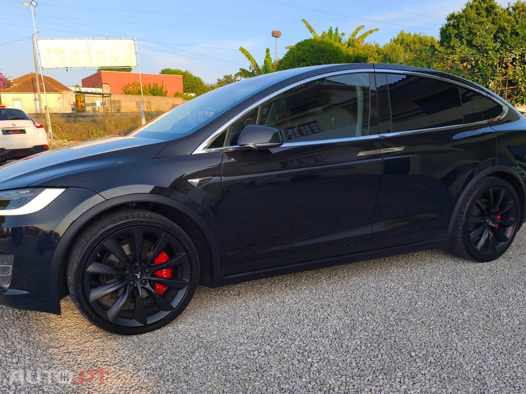 Tesla Model X 100D