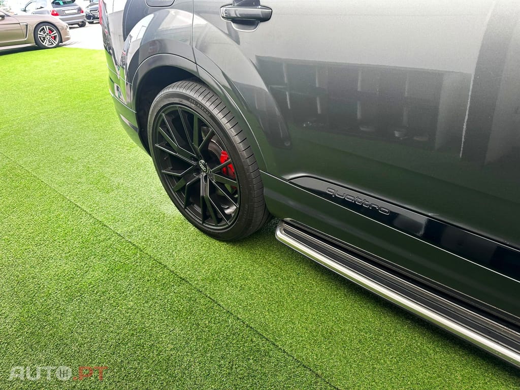 Audi Q7 quattro