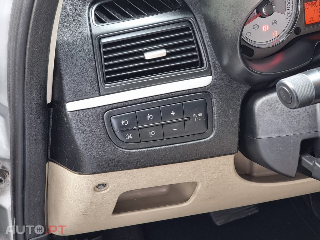 Fiat Linea 1.3 M-Jet Emotion Dualogic