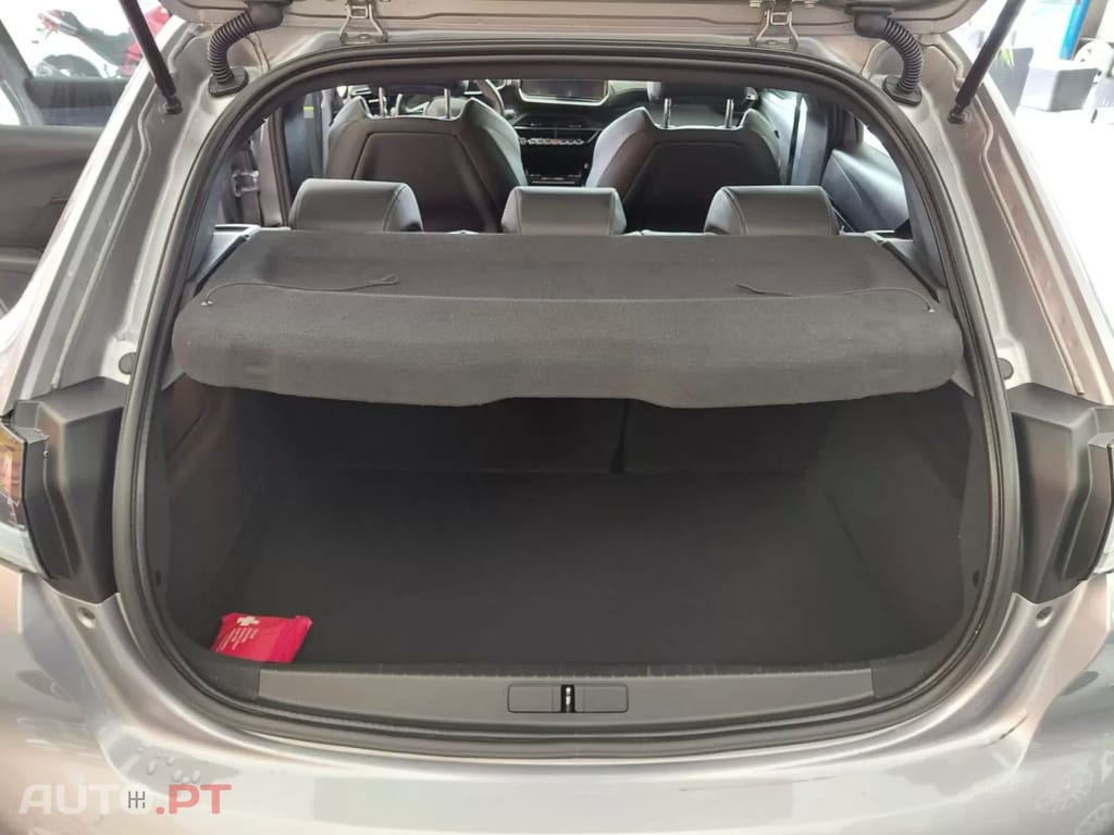 Peugeot E-208 50 kWh GT Pack