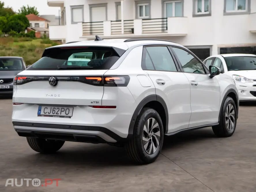 Volkswagen T-Roc 1.5 eTSI Life DSG
