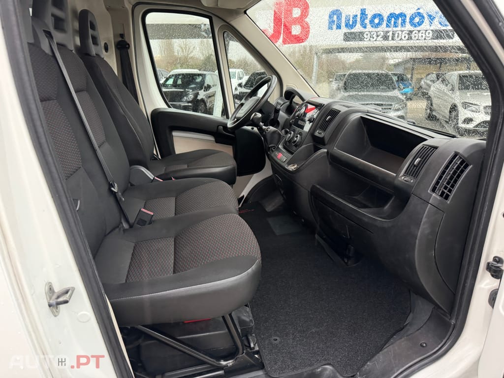 Peugeot Boxer Outro