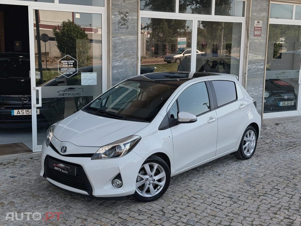 Toyota Yaris 1.5 HSD Comfort +P.Style+Navi