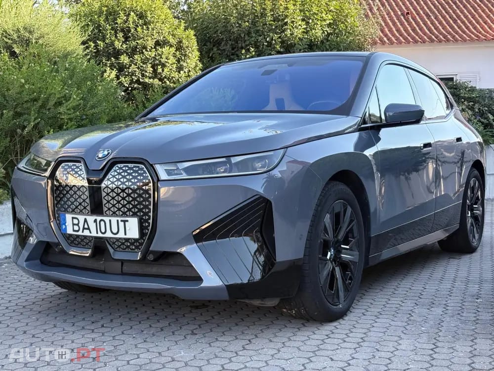 BMW iX xDrive 50 Pack Desportivo