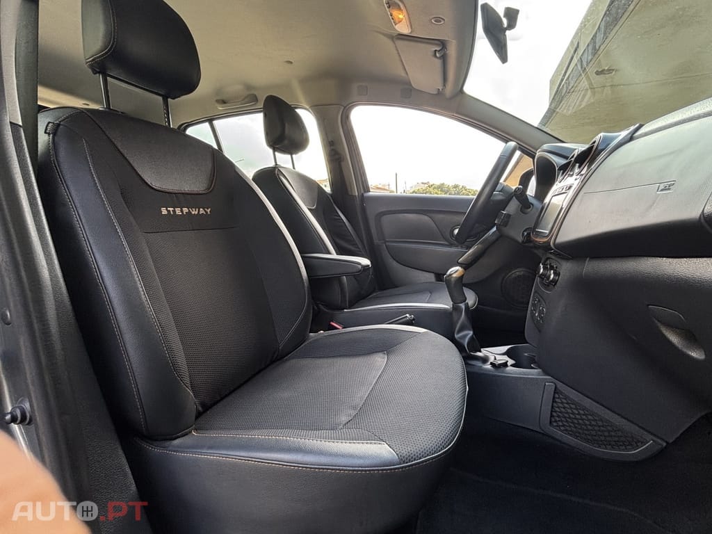 Dacia Sandero 0.9 TCe Stepway — fotografia 12
