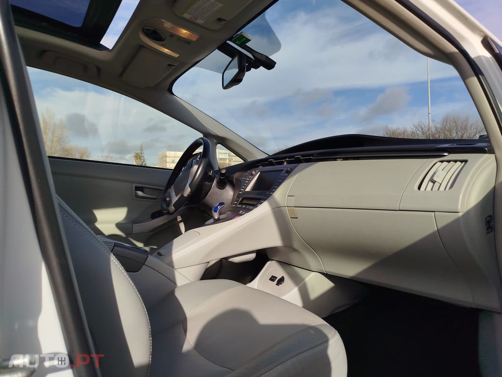 Toyota Prius Luxury