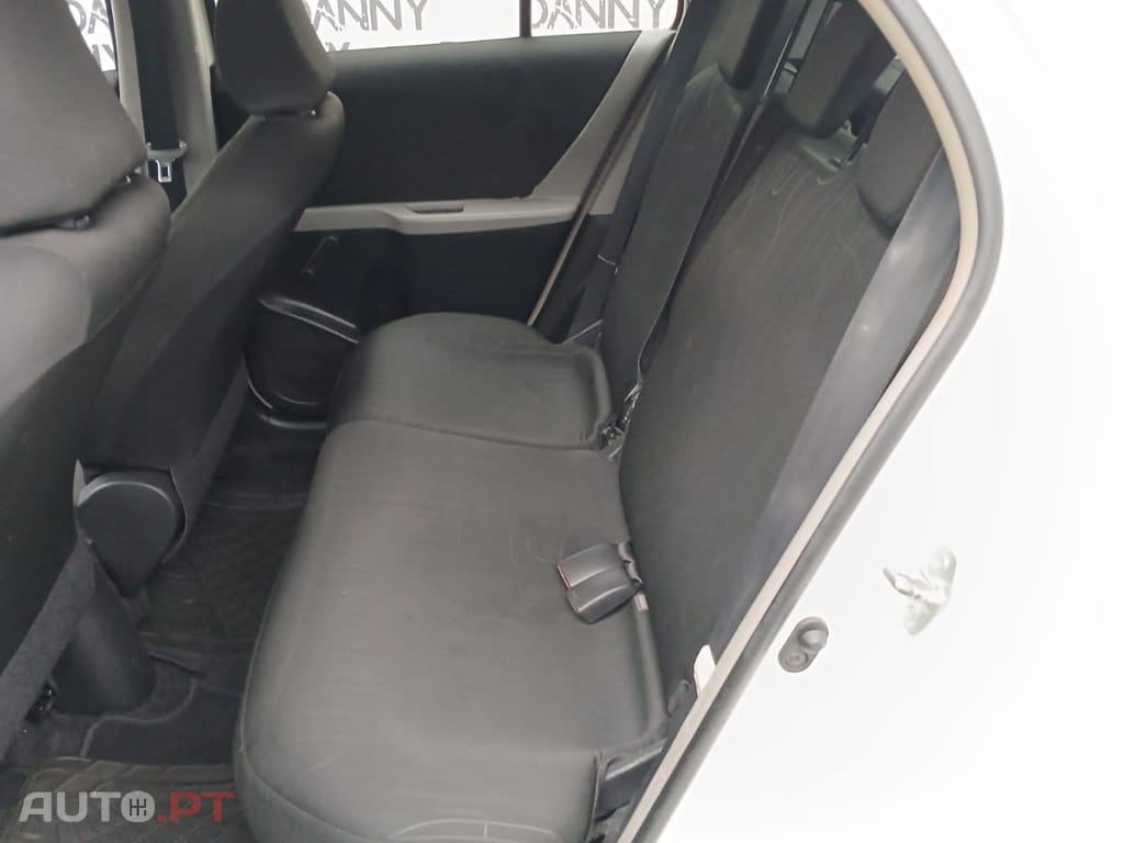 Toyota Yaris 1.0 VVT-i AC
