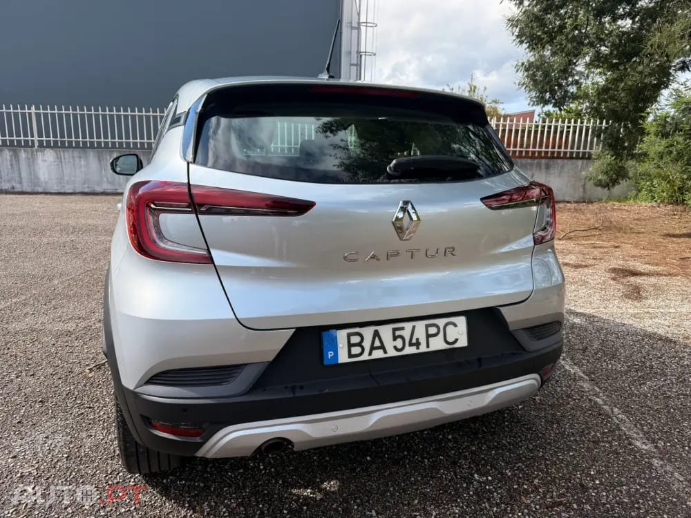 Renault Captur 1.5 dCi Exclusive EDC — fotografia 3