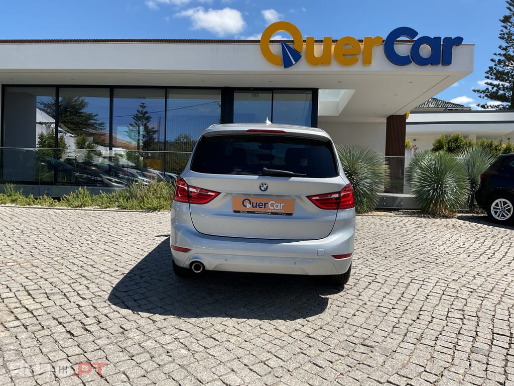 BMW 216 i 7L