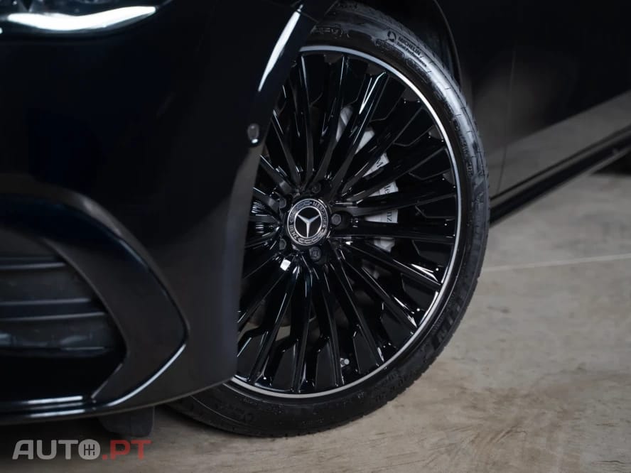 Mercedes-Benz E 300 9G-TRONIC AMG Line