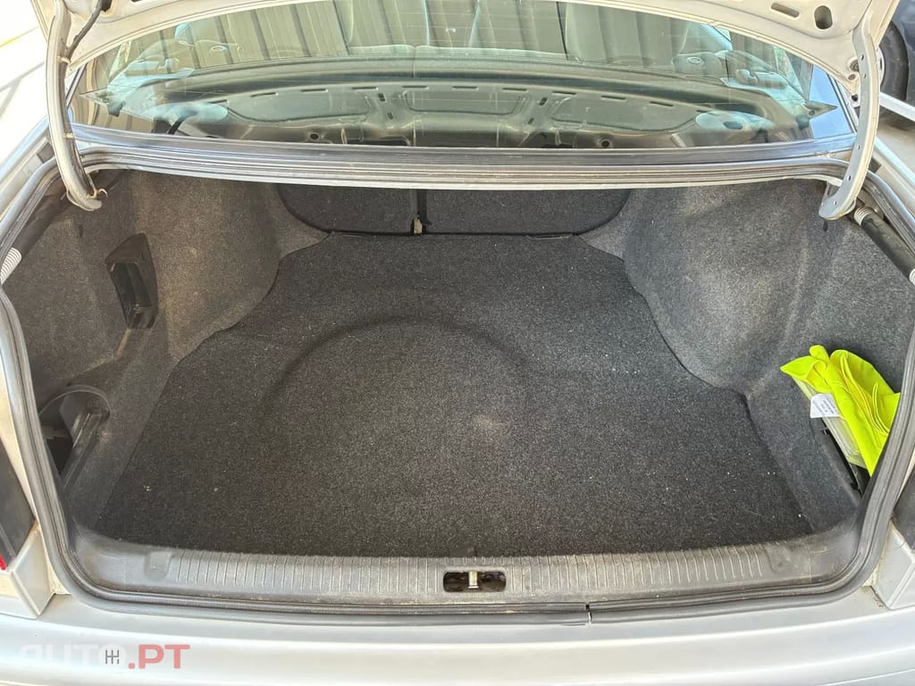 Volkswagen Passat 1.6 Confortline Plus