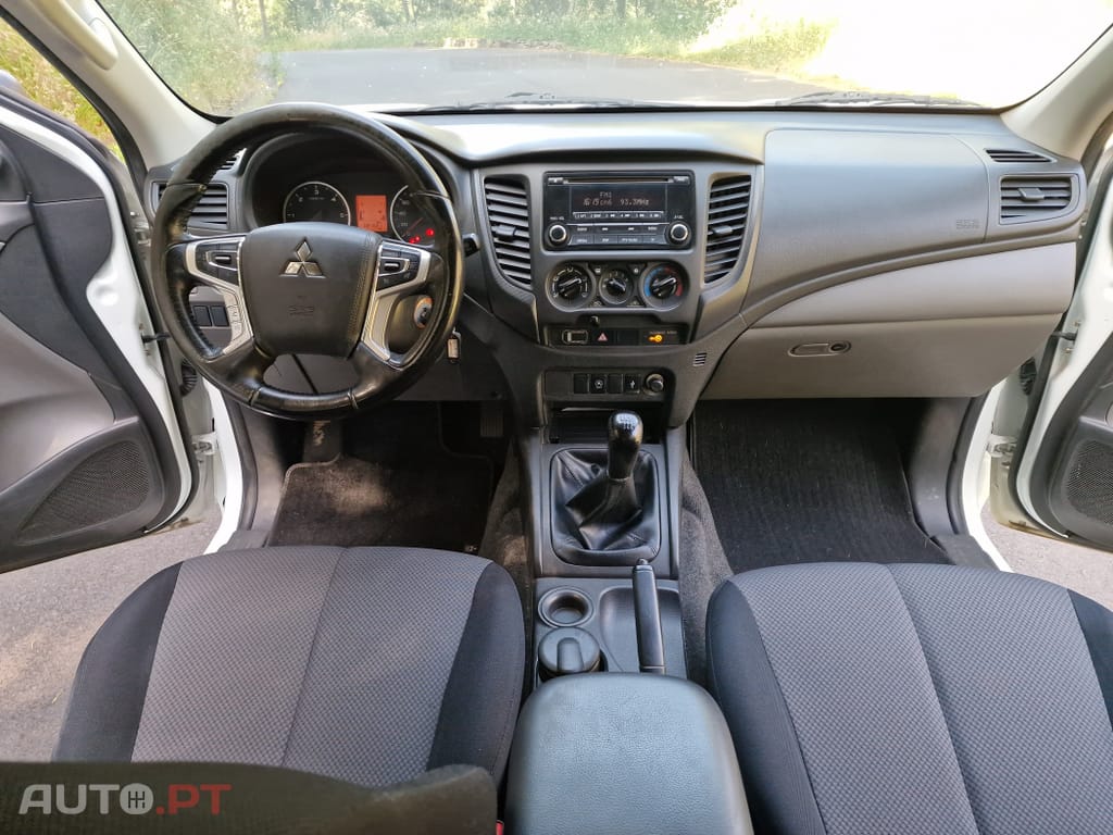 Mitsubishi L200 2.3 DI-D CD Invite 2WD