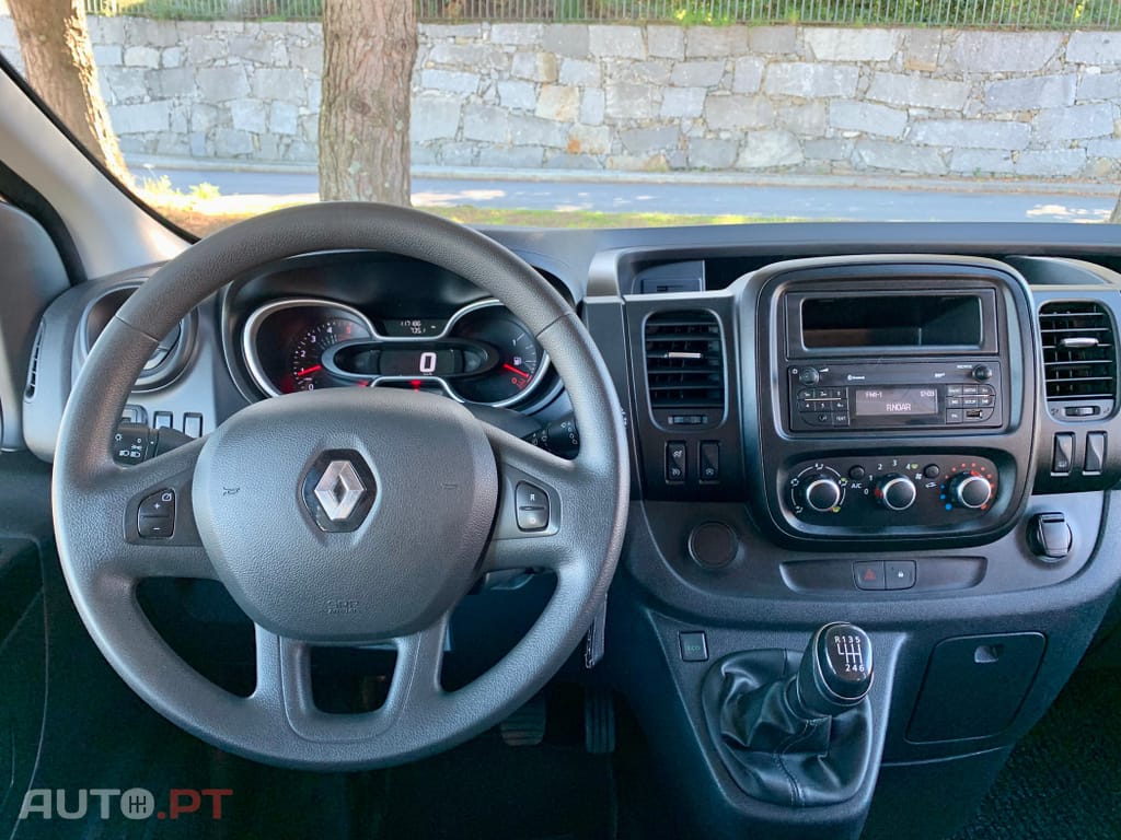 Renault Trafic 9 Lugares