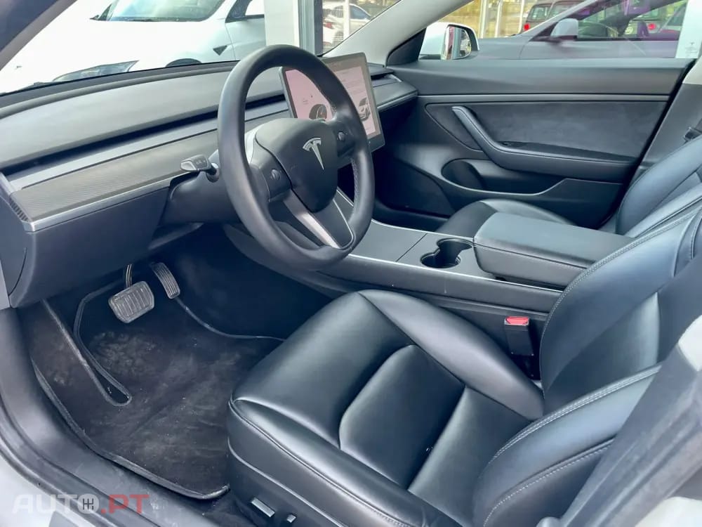 Tesla Model 3 Standard Range Plus RWD