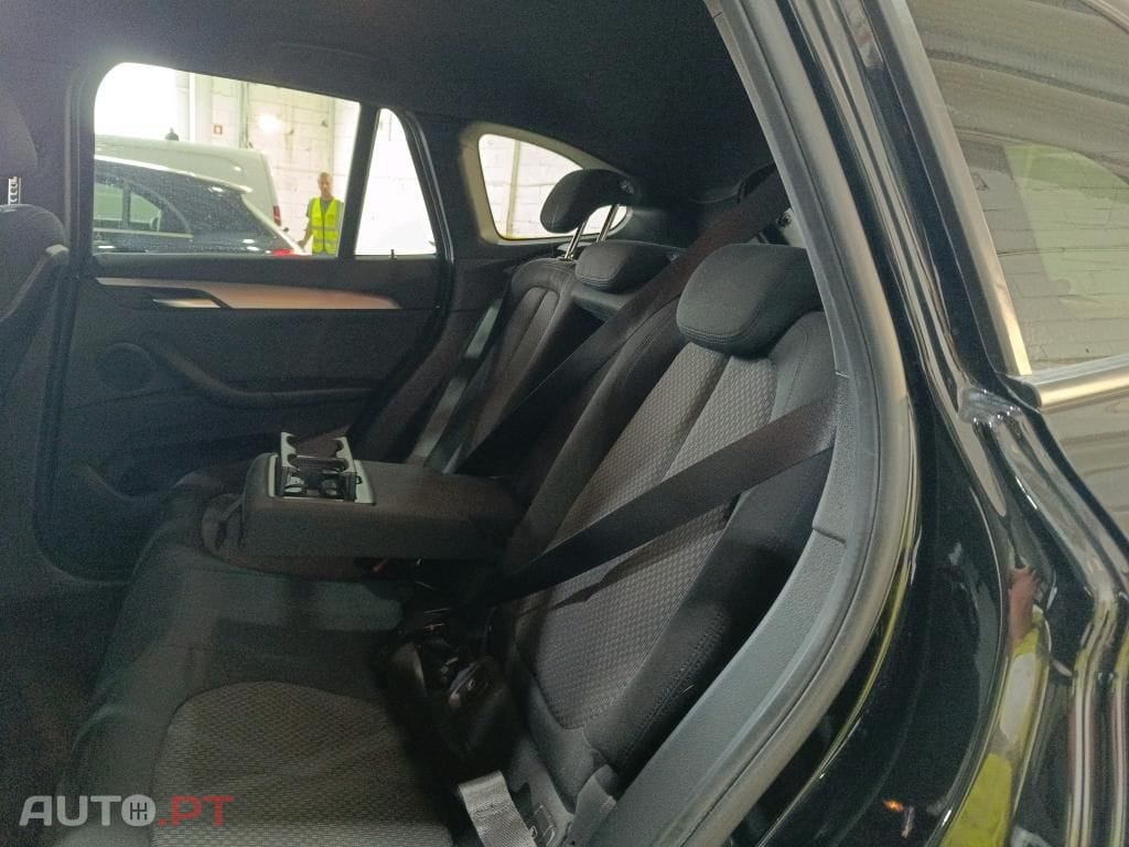 BMW X1 25 e xDrive Corporate Edition