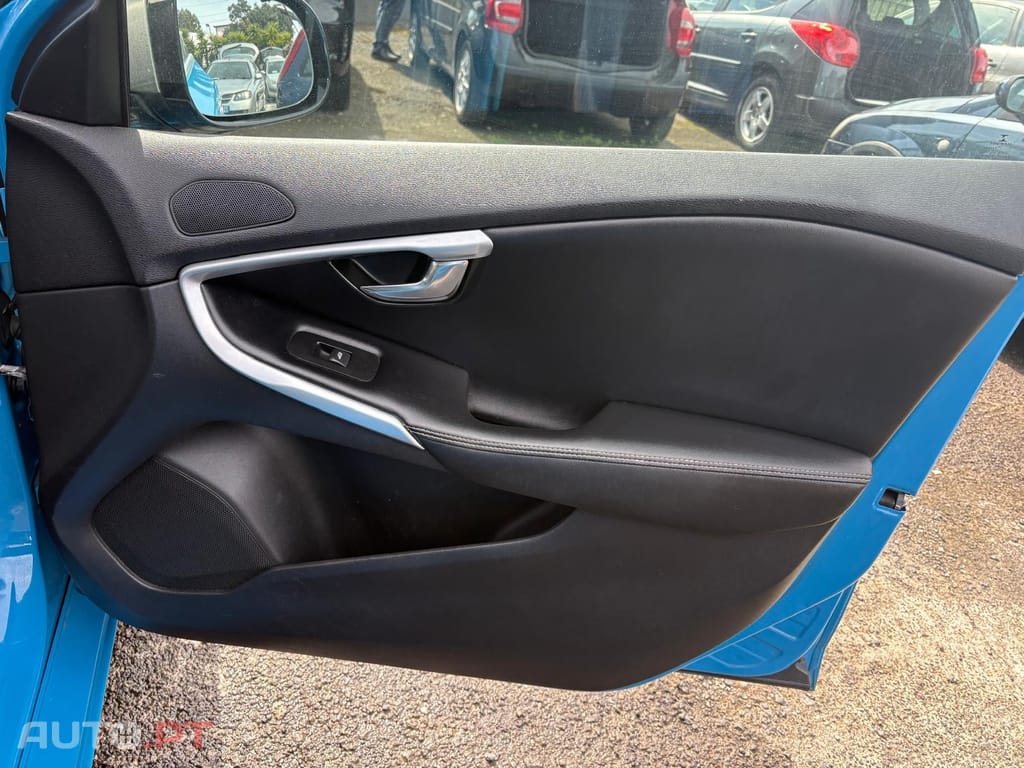 Volvo V40 1.6 D2 R-Design