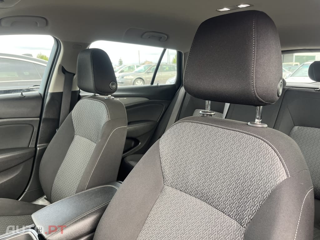 Opel Insignia 1.6 CDTi Selective