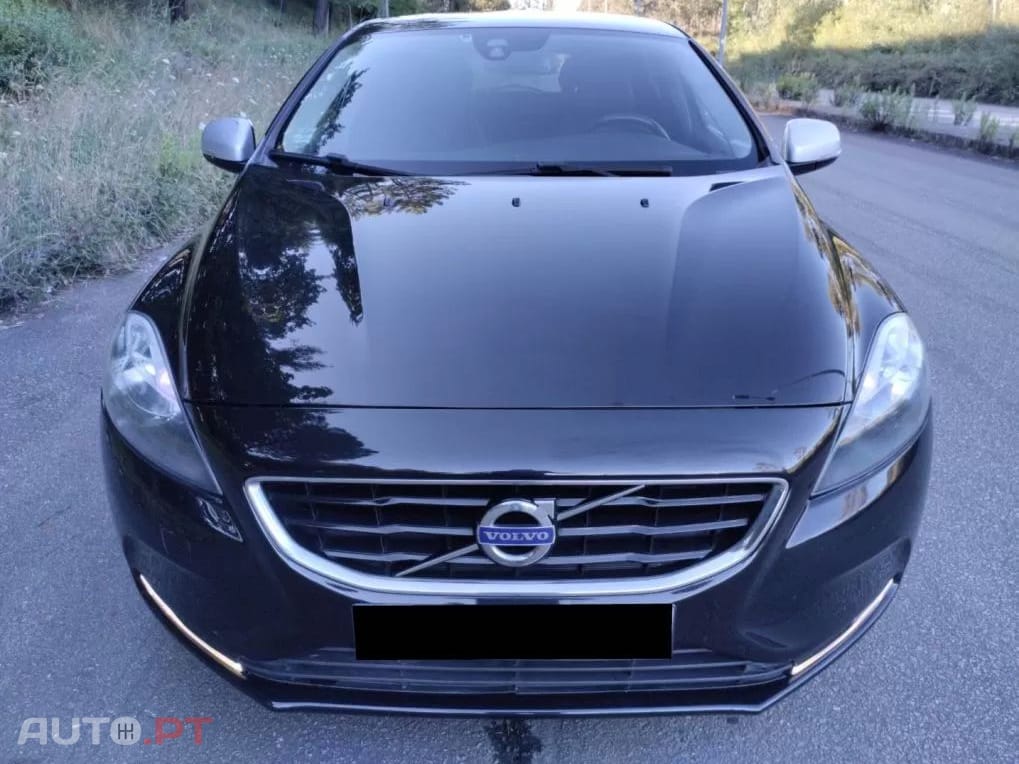 Volvo V40 2.0 D4 R-Design Summum