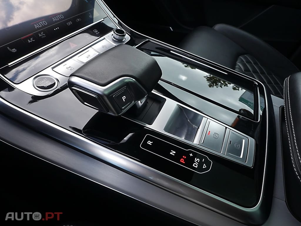 Audi Q7 55 TFSI e S Line 