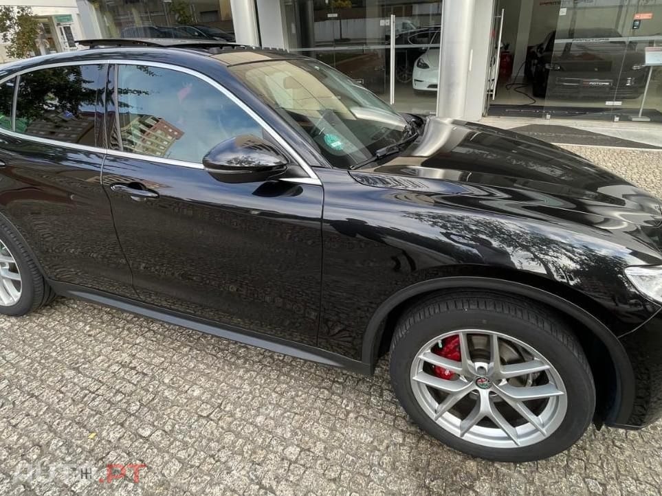 Alfa Romeo Stelvio 2.0 Turbo 16V AT8-Q4 First Edition