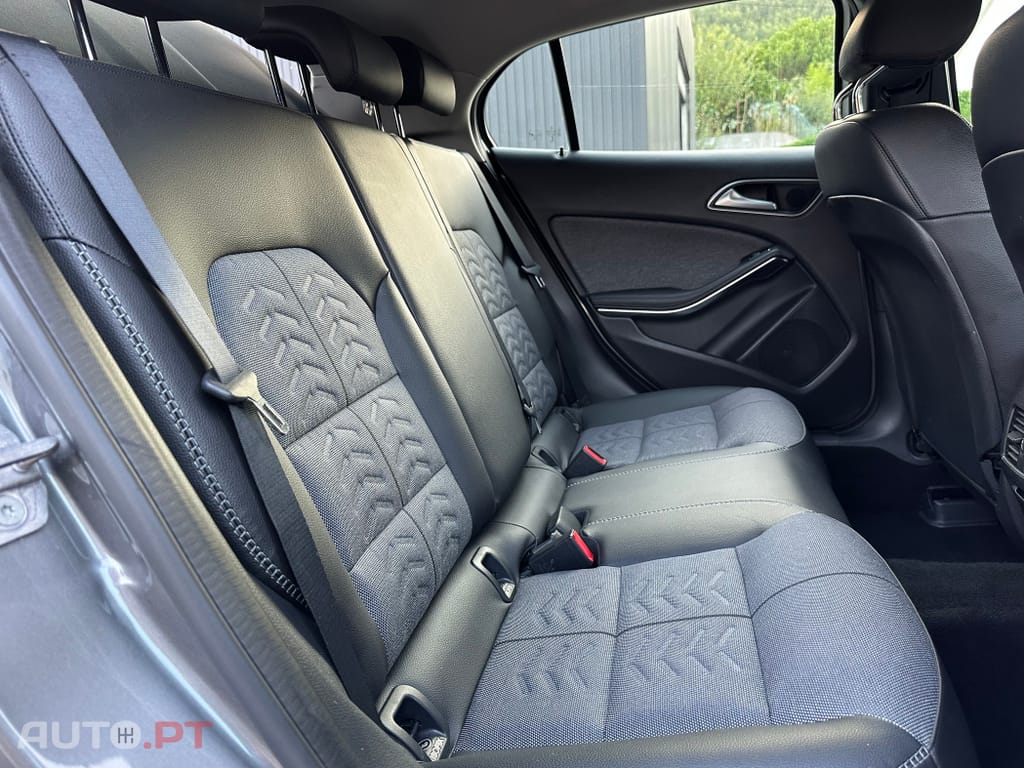 Mercedes-Benz GLA 200 d 7G-DCT Urban Automático