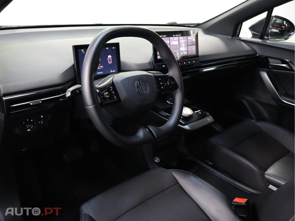 MG MG4 64kwh luxury Heat Pump