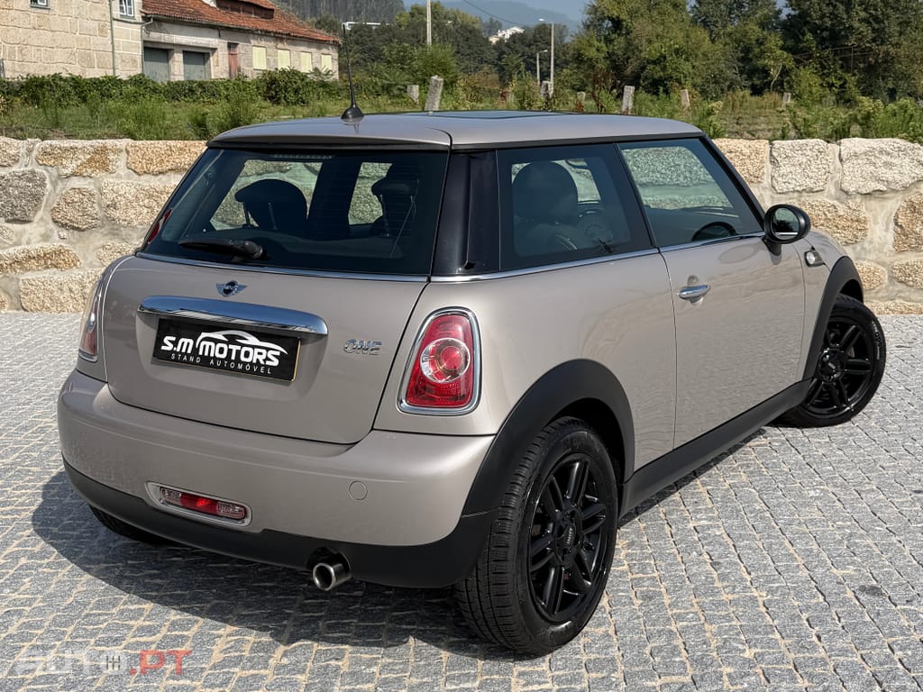 MINI Cooper One Baker Street