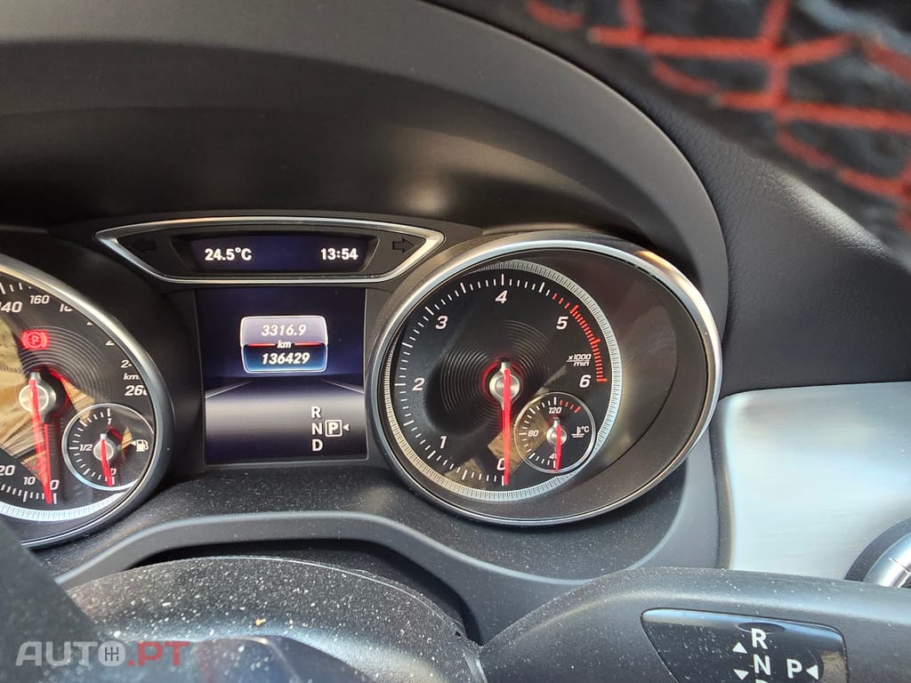 Mercedes-Benz 180 CLA 180d AMG line