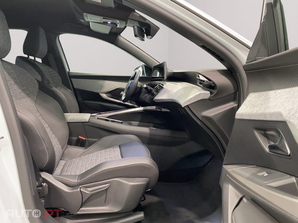 Peugeot 3008 1.2 Hybrid Allure e-DCS6