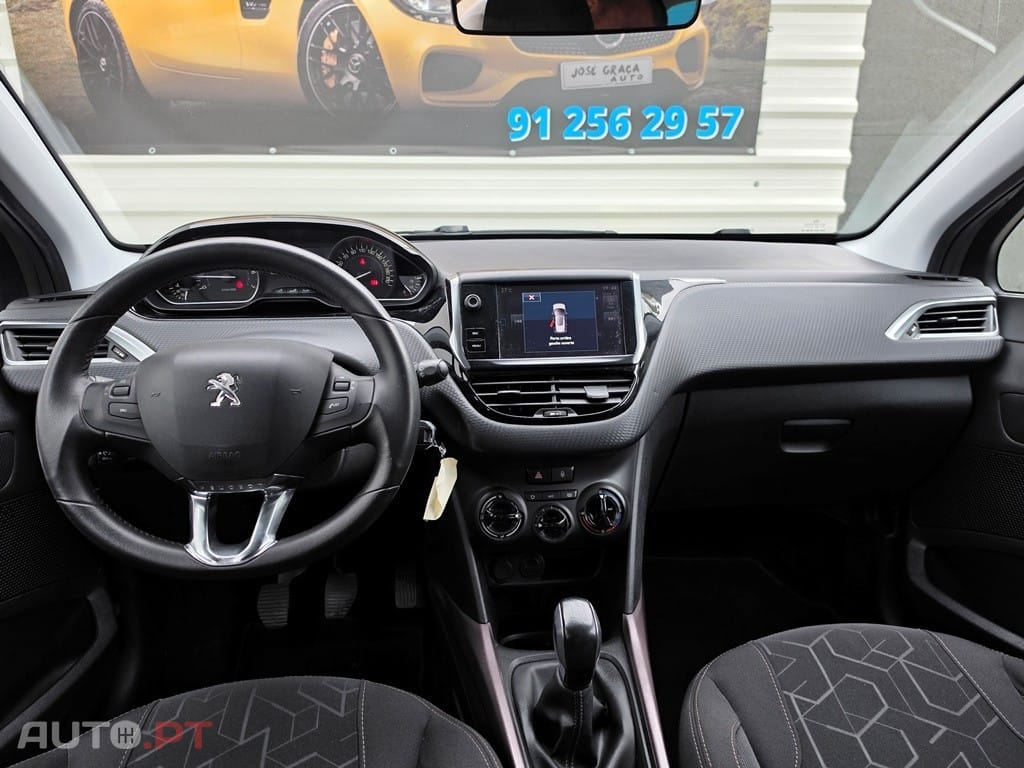 Peugeot 2008 1.2 PureTech Style