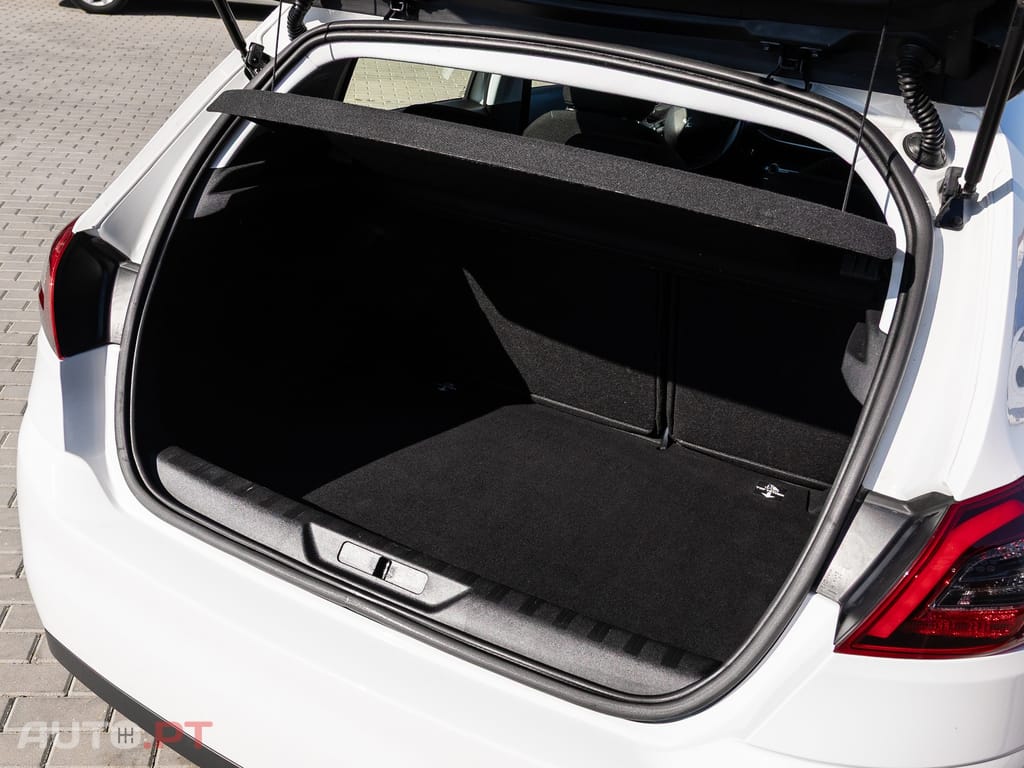 Peugeot 308 1.5 BlueHDi Business Line