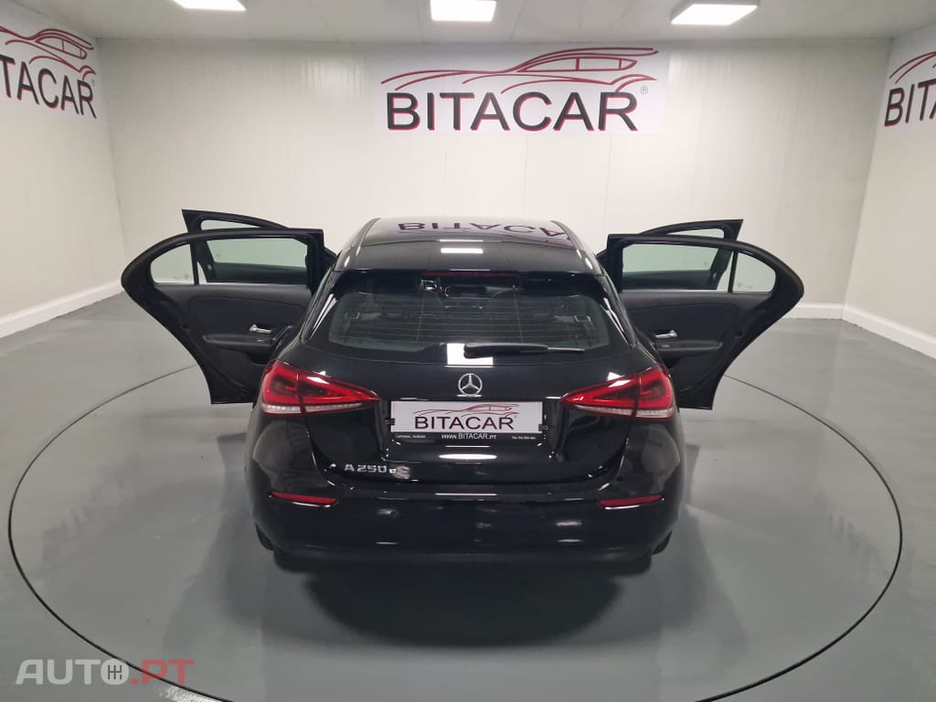 Mercedes-Benz A 250 E STYLE PLUS Hibrido Plug-In