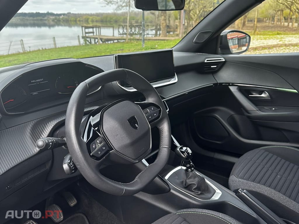 Peugeot 2008 ACTIVE 1.2 PURETECH