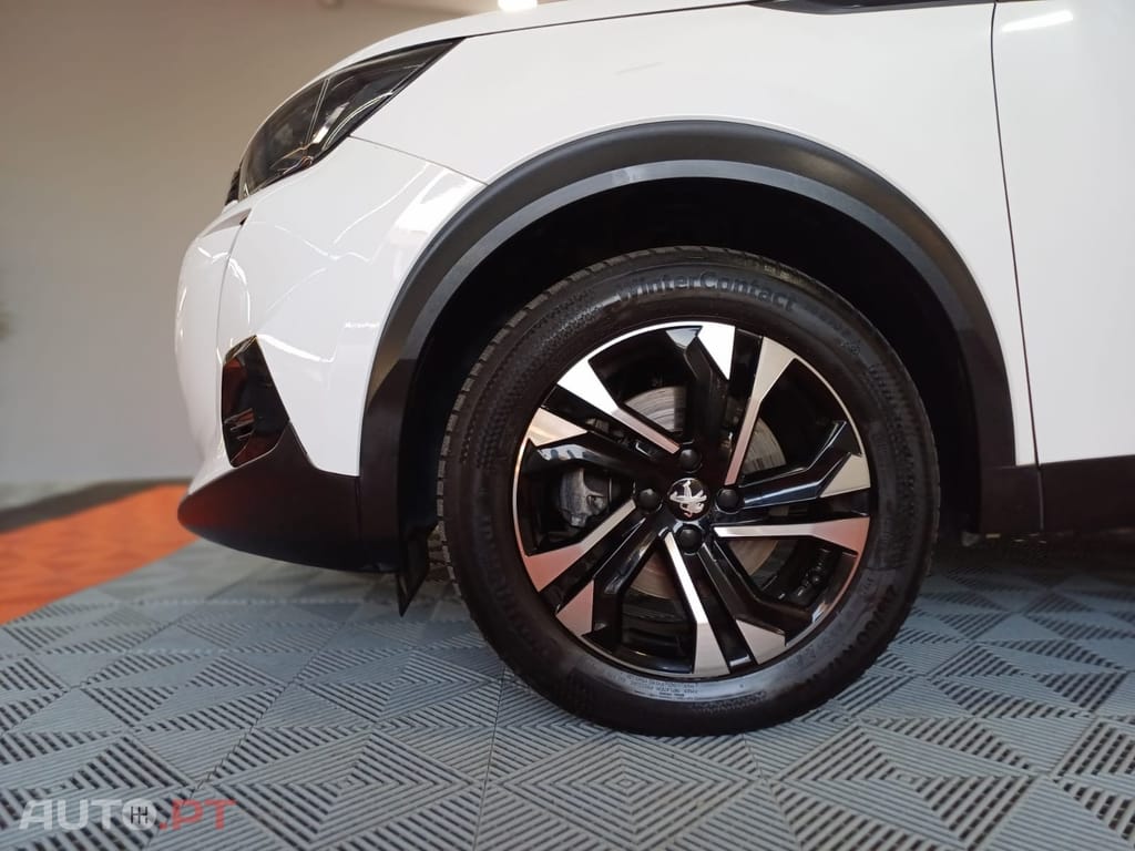 Peugeot 2008 1.5 BlueHDi Allure EAT8