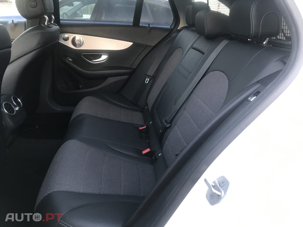 Mercedes-Benz C 300 BlueTEC Hybrid Avantgarde