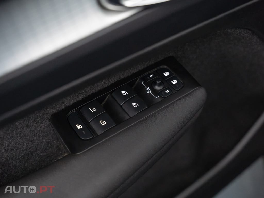 Volvo XC40 1.5 T4 PHEV Inscription Expression