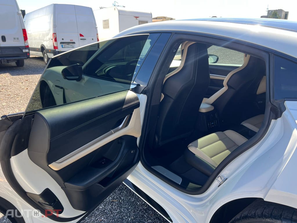 Porsche Taycan Turbo