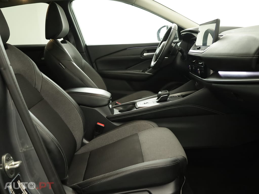 Nissan Qashqai Qashqai 1.3 DIG-T N-Connecta LED Xtronic