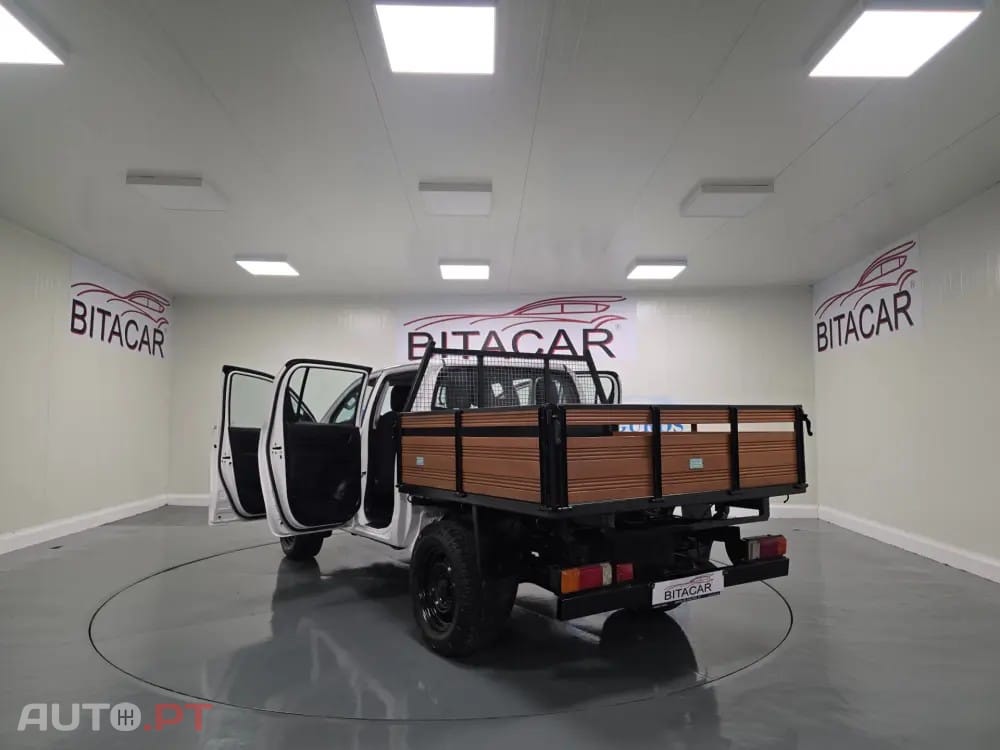 Toyota Hilux 2.4 D-4D 4WD CD CH