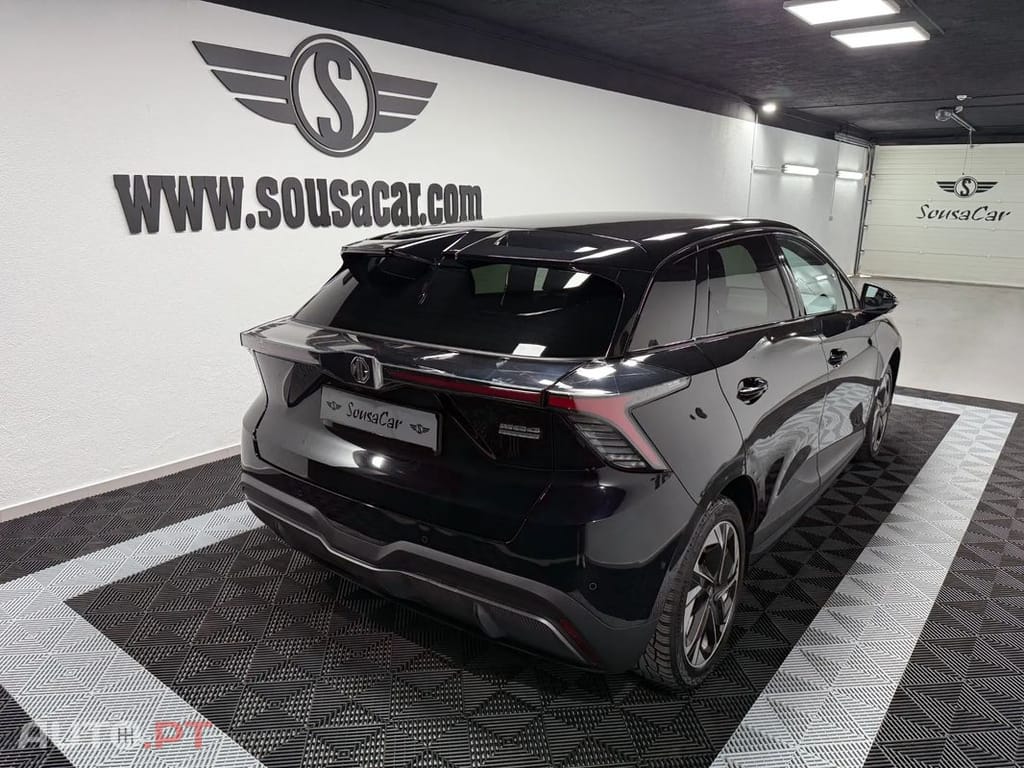 MG MG4 64 kWh Luxury