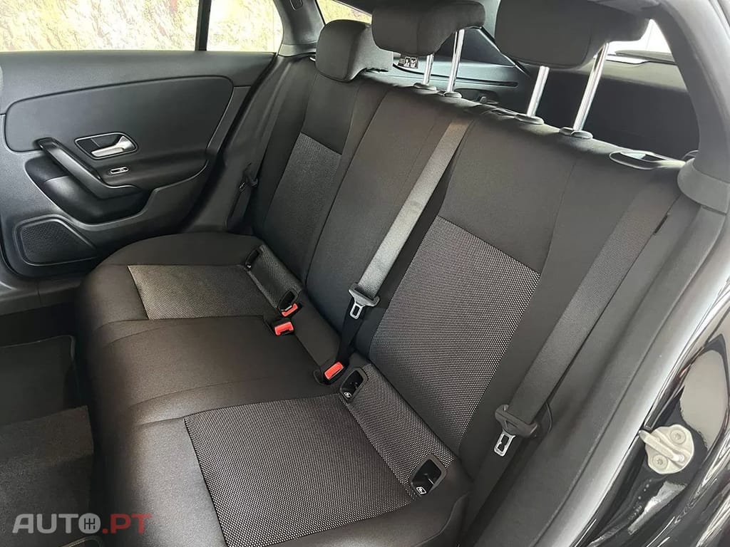 Mercedes-Benz CLA 180 d Shooting Brake Business Solutions