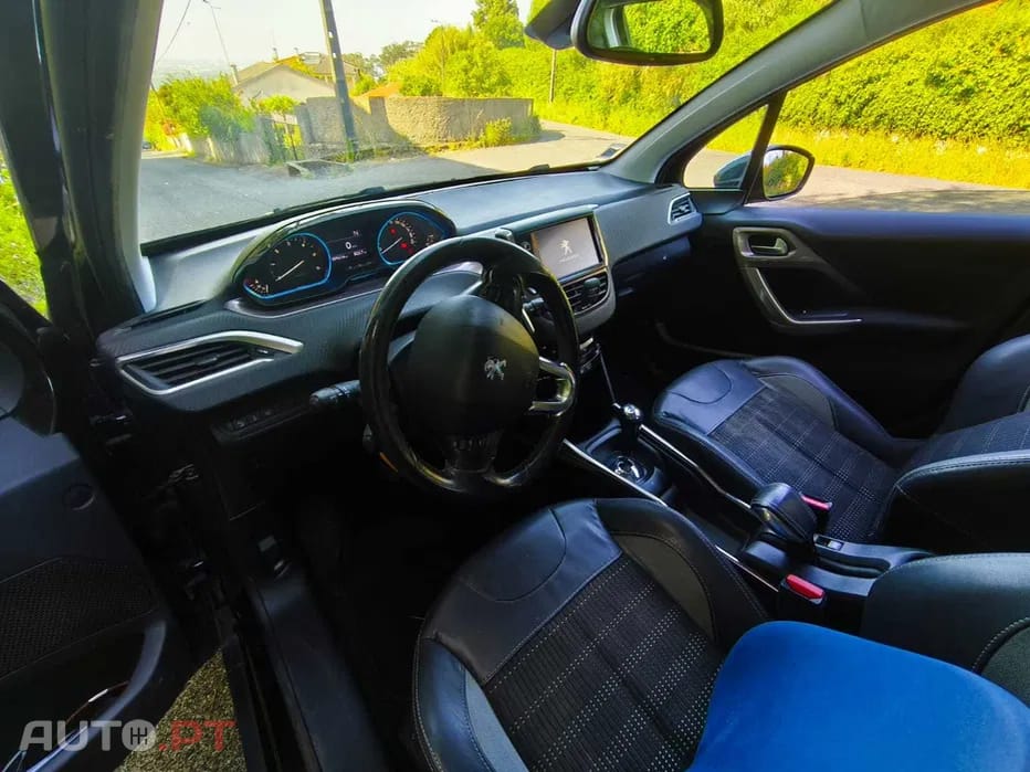 Peugeot 2008 1.6 e-HDi Allure 2-Tronic