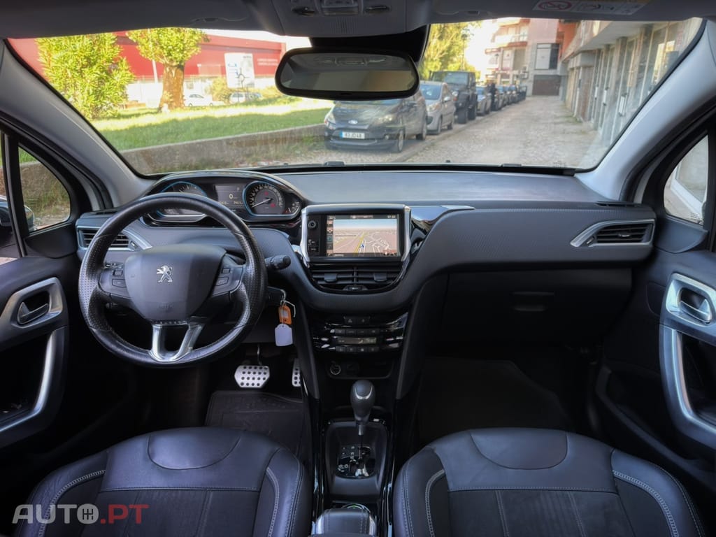 Peugeot 2008 1.2 PureTech Crossway EAT6