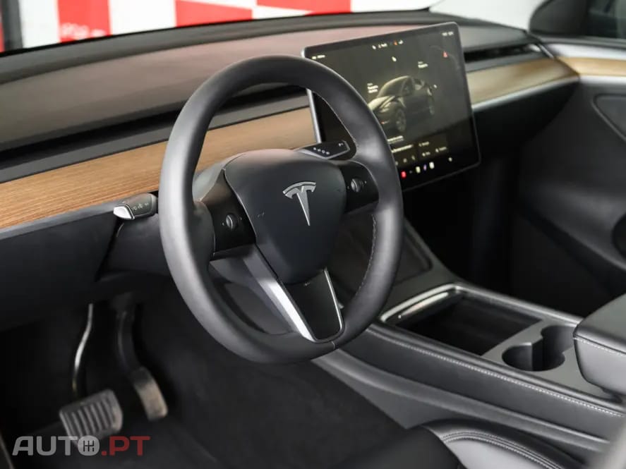 Tesla Model Y Long Range RWD
