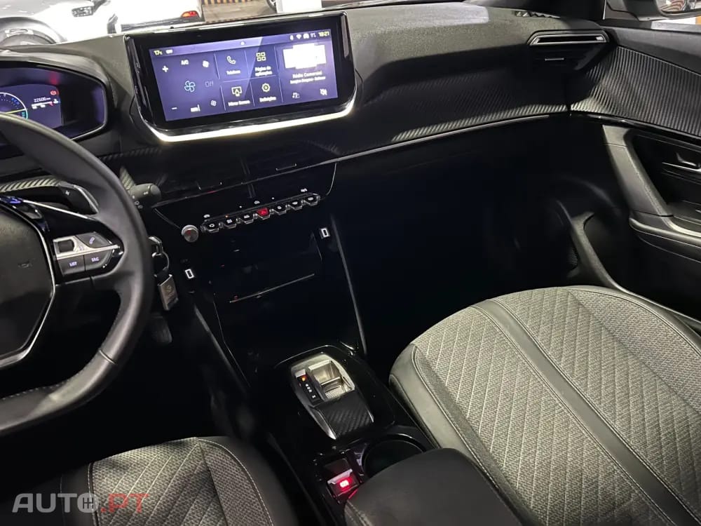 Peugeot 2008 1.2 Hybrid Allure e-DCS6