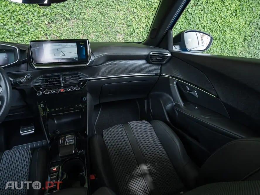 Peugeot E-2008 50 kWh GT
