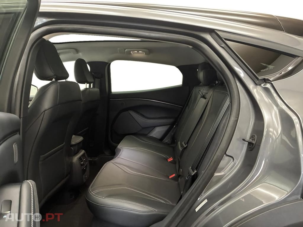 Ford Mustang Mach-E Standard Range