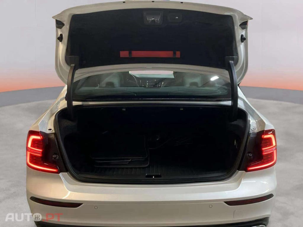 Volvo S60 2.0 T8 PHEV R-Design AWD