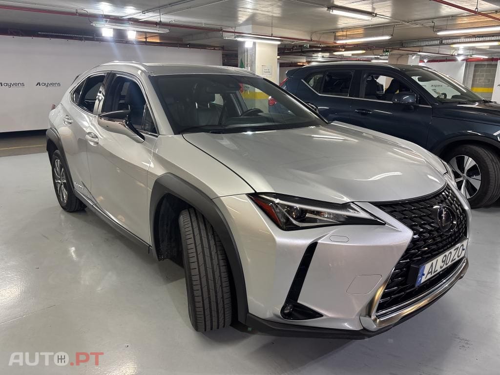 Lexus UX Premium